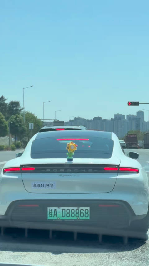 跟这个泡泡机过不去了