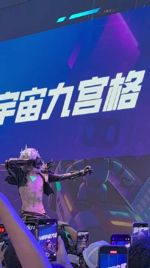 cj 偶遇 汪大东老师搞“擦边”