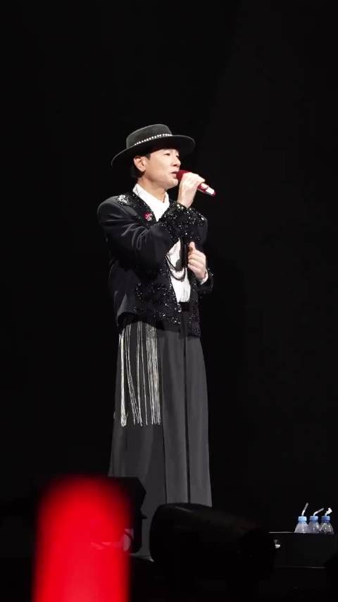 果然法拉利老了还是法拉利，陈小春宁波站《神啊 救救我》大合唱！