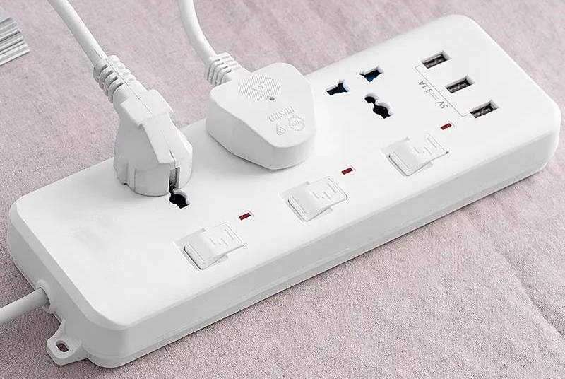 电脑主机后面音响插孔怎么用 电源和音频线怎么正确插接