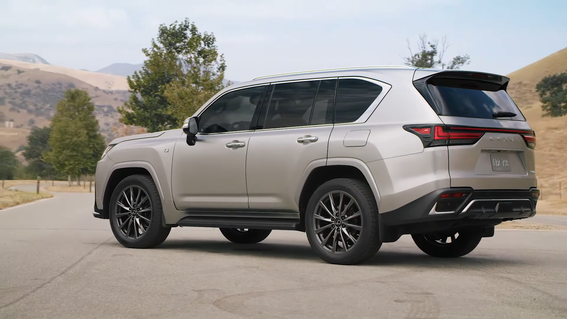 2022新雷克萨斯 LX  F 运动- 第一眼 » 细节