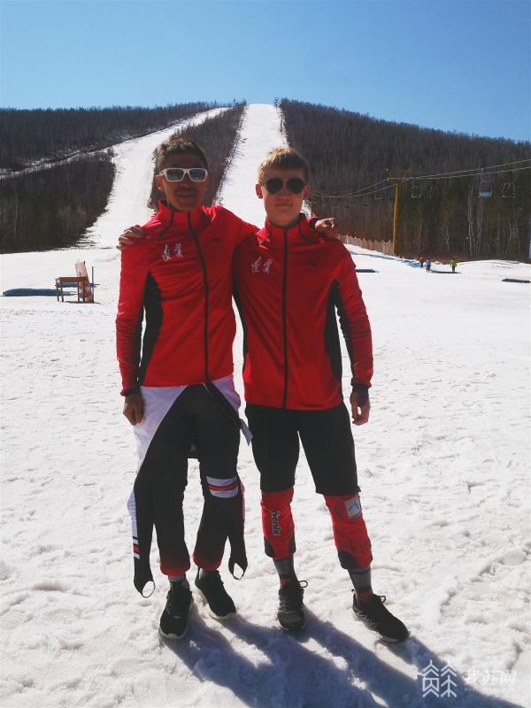 突破“命运”的设定!视障学子挑战高山滑雪项目 曾备战北京2022年冬残奥会休闲区蓝鸢梦想 - Www.slyday.coM 突破“命运”的设定!视障学子挑战高山滑雪项目 曾备战北京2022年冬残奥会休闲区蓝鸢梦想 - Www.slyday.coM