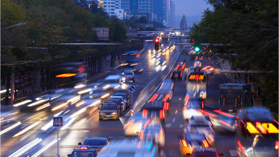 广汽埃安摸着比亚迪过河