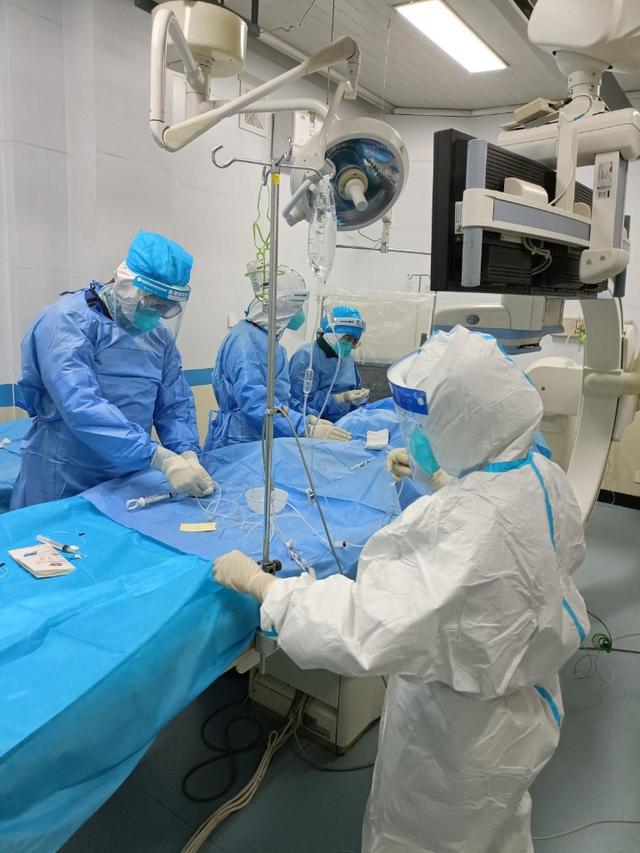 生死时速 空军第九八六医院成功救治一急性心梗患者休闲区蓝鸢梦想 - Www.slyday.coM 生死时速 空军第九八六医院成功救治一急性心梗患者休闲区蓝鸢梦想 - Www.slyday.coM