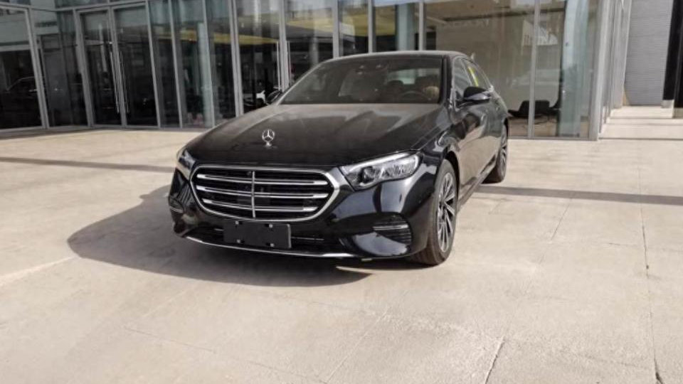 奔驰E级价格“跳水”！最大降幅超10万，不比宝马5系更香？