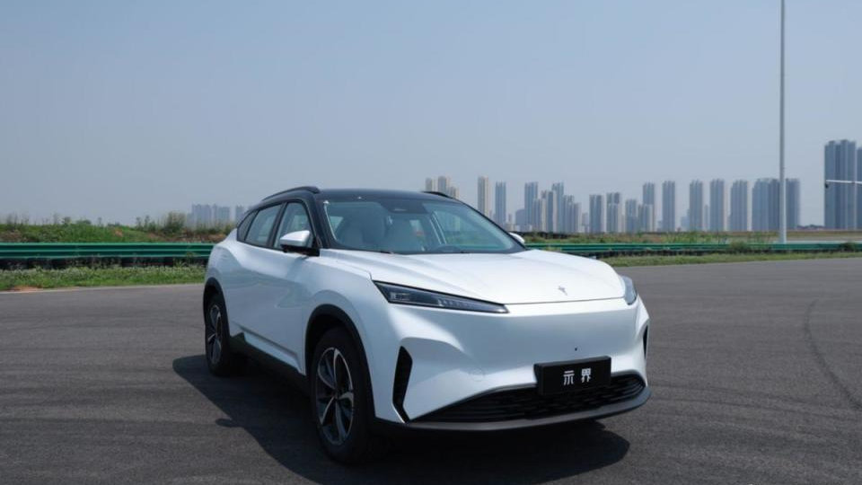 “中国电动+法式驾控”！限时10.88万的示界06，不比银河E5更香