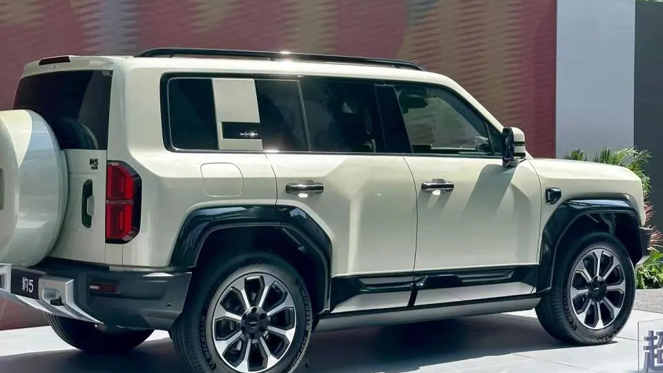 传统越野的“天花板”被洞穿了！豹5/豹8用硬核科技打造越野新标杆