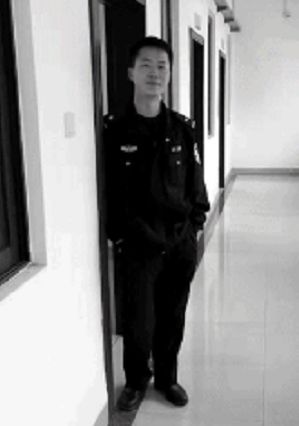 如果你记得,柳州的他们就永远活着|告别2021休闲区蓝鸢梦想 - Www.slyday.coM 如果你记得,柳州的他们就永远活着|告别2021休闲区蓝鸢梦想 - Www.slyday.coM