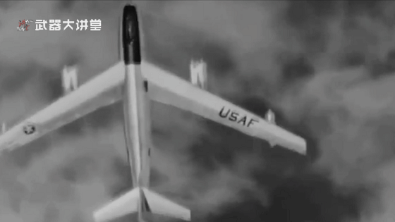美国第一款后掠翼轰炸机，大部分采用从德国抢来的技术