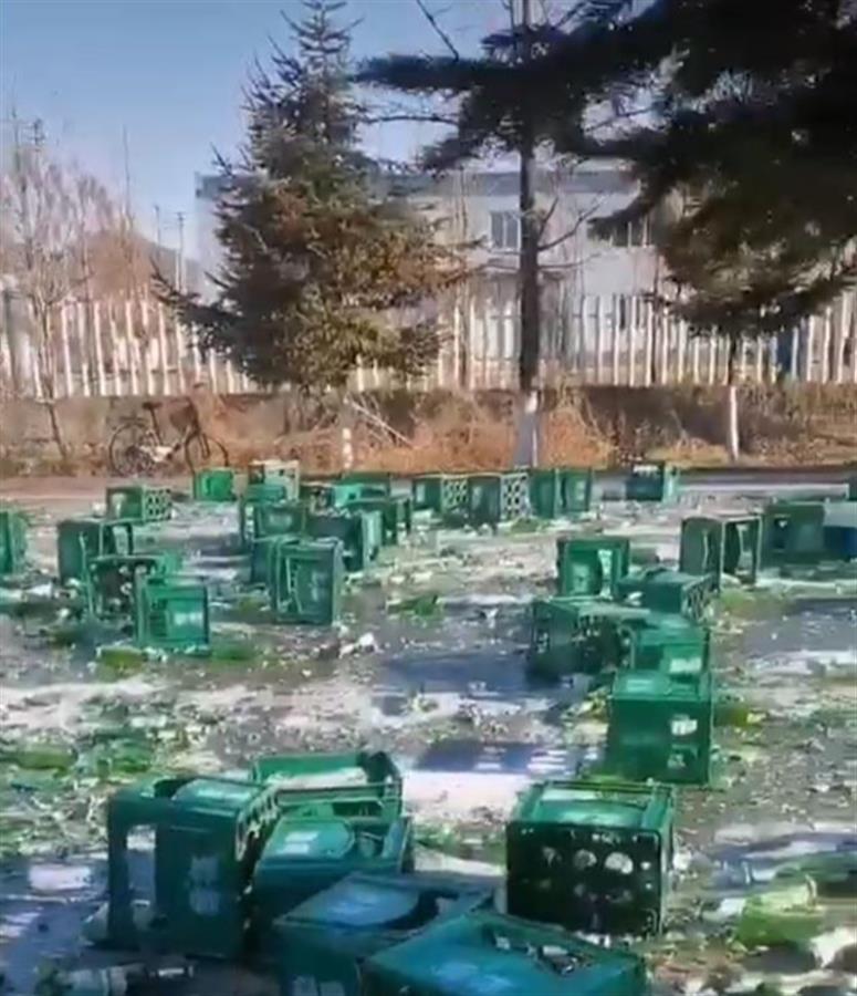 辽宁丹东车祸遇难者增至3人,警方称两车未提前减速休闲区蓝鸢梦想 - Www.slyday.coM 辽宁丹东车祸遇难者增至3人,警方称两车未提前减速休闲区蓝鸢梦想 - Www.slyday.coM