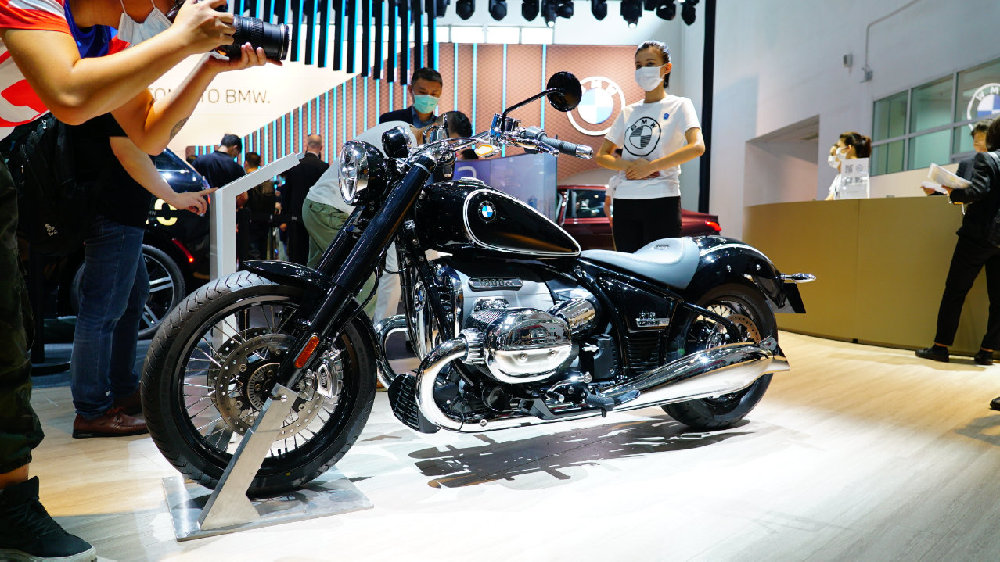 带倒挡的宝马“拳王”R 18亮相2020北京车展