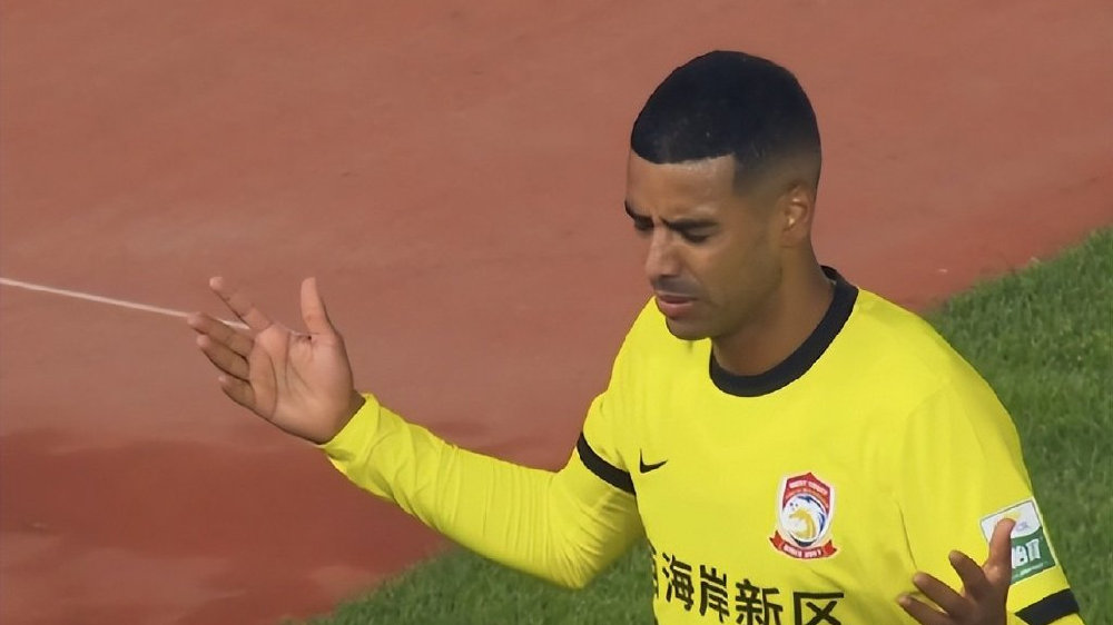 3-1！中超“黑马”轰然倒下，外援被红牌罚下，阿兰打破进球荒