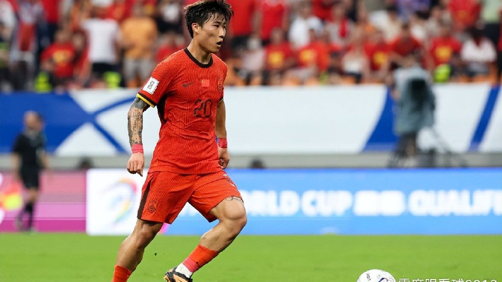 一场1：0验出国足阵中最大水货，拖了球队后腿，难怪崔康熙冷落他