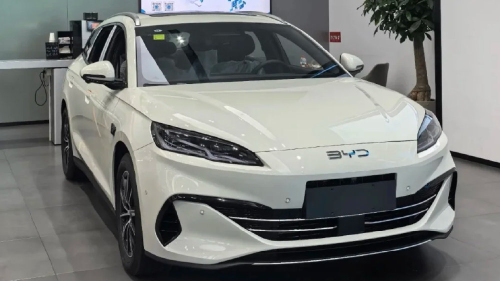 海豹06 DM旅行版上市，10.98万元起售，入门版标配车载冰箱！