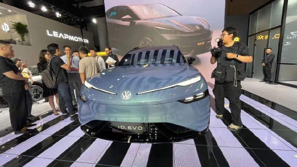 实拍大众ID.EVO：外观变化大，智能有提升，更像国产车了？