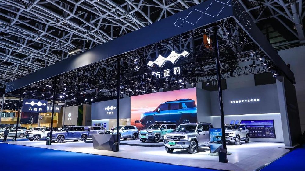 西安车展方程豹，家族矩阵重构科技与个性的边界