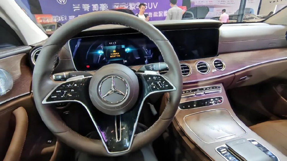 国产车都支棱起来了，二线豪车品牌混成这个样子了？