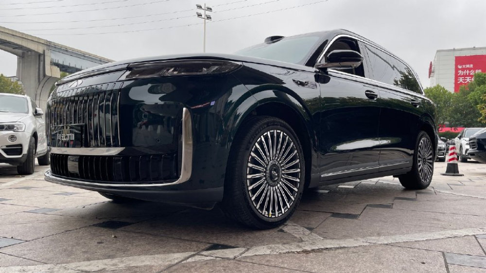 风云T11预售价19.99万元起，定位豪华大六座SUV，硬刚问界M8！