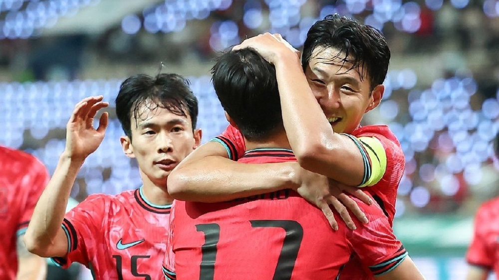 韩足晚报（2025.10.14~15）——95分的战役！韩国主场轻取巴拉圭