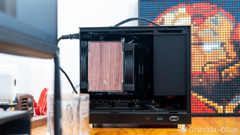 可以拎着走的3A小钢炮：华硕ROG B850i+撼讯9060XT游荡者装机分享