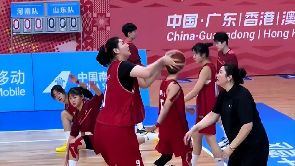 首秀轰26+3！2米26张子宇闪耀全运会：女版姚明制霸篮下冲冠