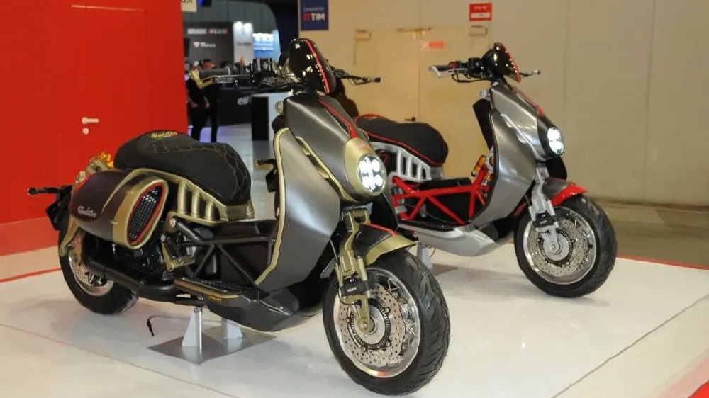 米兰车展丨西装暴徒！意塔杰特Roadster400，重新定义复古踏板