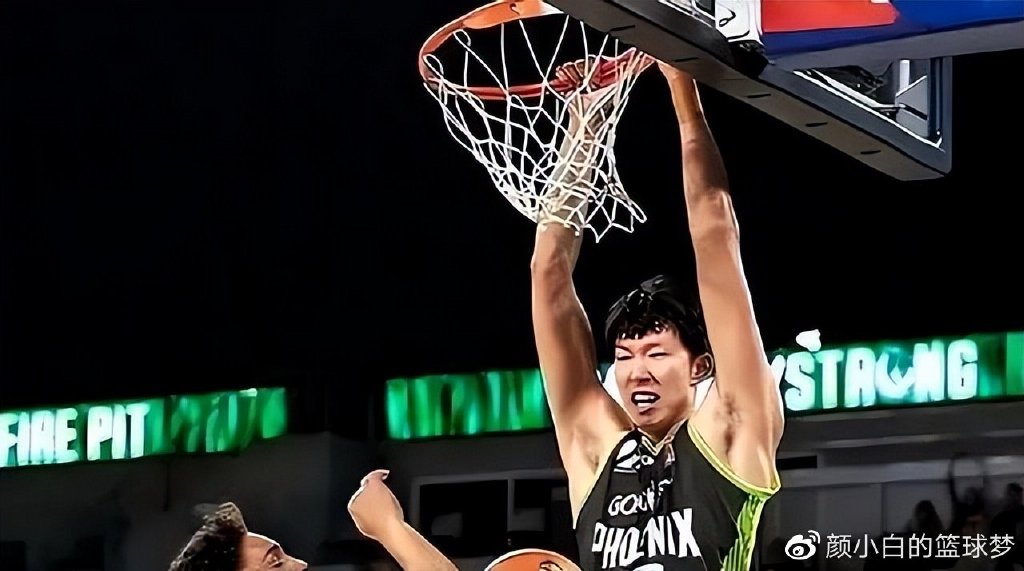 周琦重返CBA加盟北京首钢 首秀贡献两双点燃主场激情