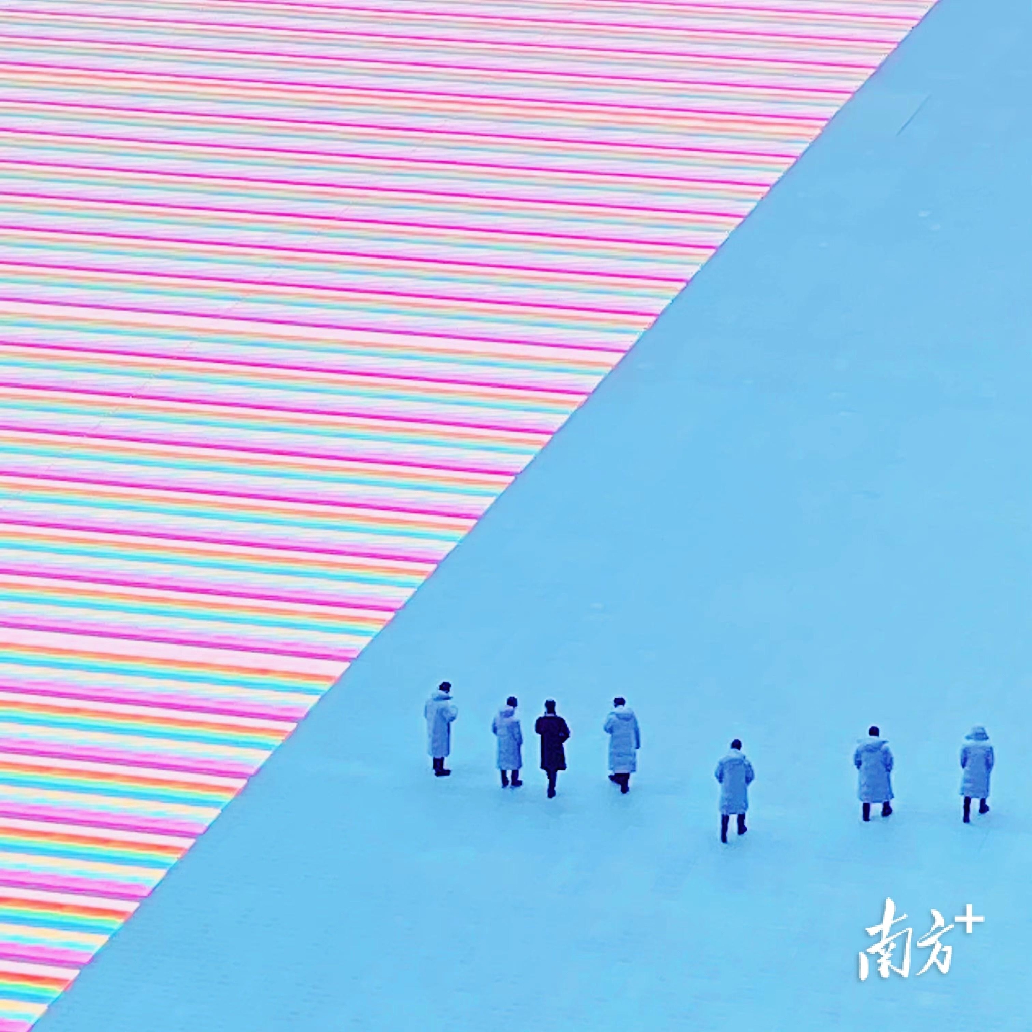 图集|从观众视角带你看冬奥开幕式前的“鸟巢”休闲区蓝鸢梦想 - Www.slyday.coM 图集|从观众视角带你看冬奥开幕式前的“鸟巢”休闲区蓝鸢梦想 - Www.slyday.coM