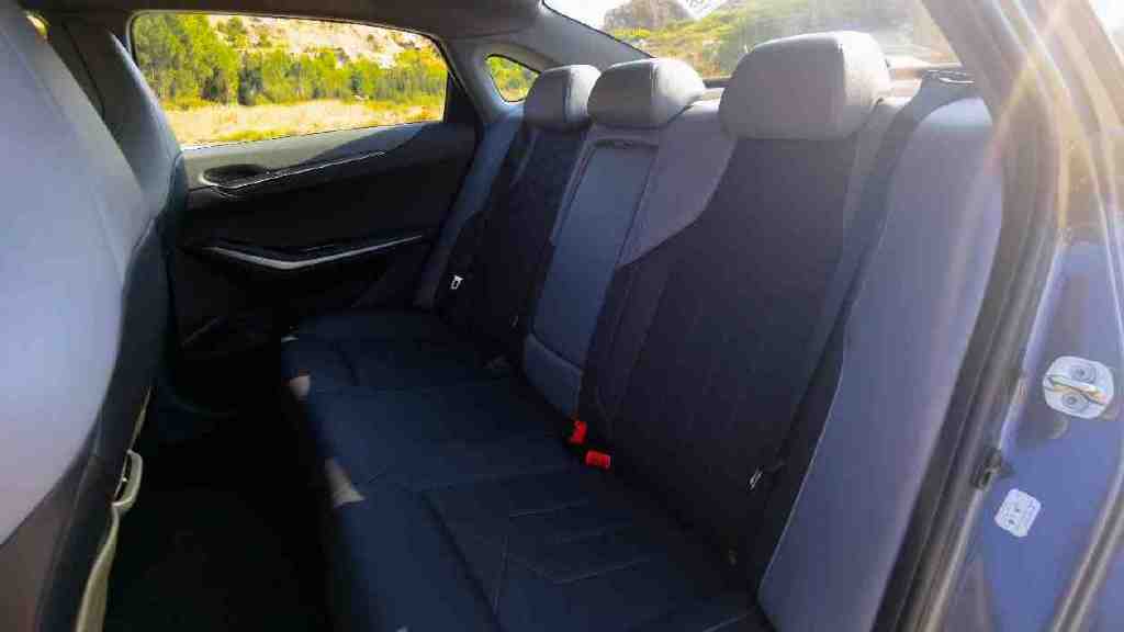 试驾过锐程PLUS才知道,十万级别座驾可以这么安逸休闲区蓝鸢梦想 - Www.slyday.coM 试驾过锐程PLUS才知道,十万级别座驾可以这么安逸休闲区蓝鸢梦想 - Www.slyday.coM