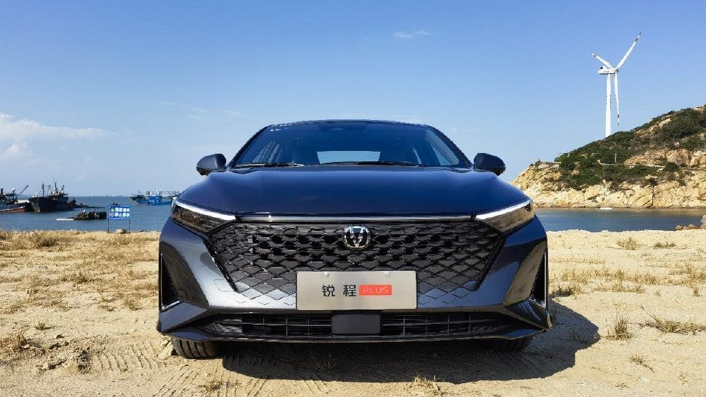 试驾过锐程PLUS才知道,十万级别座驾可以这么安逸休闲区蓝鸢梦想 - Www.slyday.coM 试驾过锐程PLUS才知道,十万级别座驾可以这么安逸休闲区蓝鸢梦想 - Www.slyday.coM