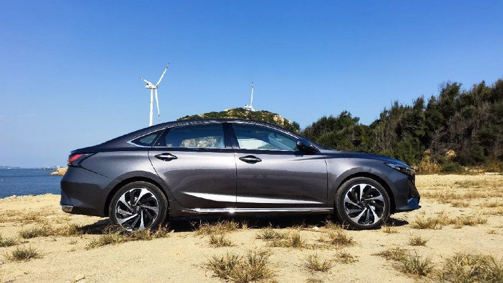 试驾过锐程PLUS才知道,十万级别座驾可以这么安逸休闲区蓝鸢梦想 - Www.slyday.coM 试驾过锐程PLUS才知道,十万级别座驾可以这么安逸休闲区蓝鸢梦想 - Www.slyday.coM