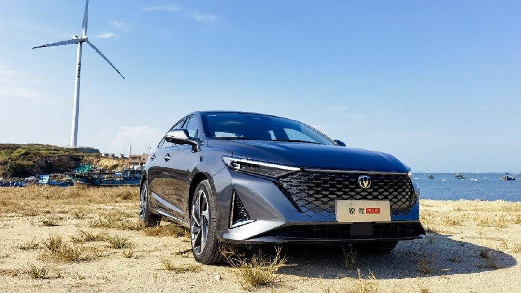 试驾过锐程PLUS才知道,十万级别座驾可以这么安逸休闲区蓝鸢梦想 - Www.slyday.coM 试驾过锐程PLUS才知道,十万级别座驾可以这么安逸休闲区蓝鸢梦想 - Www.slyday.coM