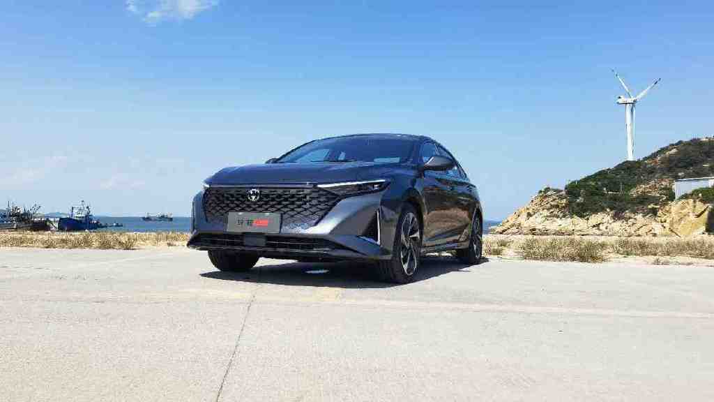 试驾过锐程PLUS才知道,十万级别座驾可以这么安逸休闲区蓝鸢梦想 - Www.slyday.coM 试驾过锐程PLUS才知道,十万级别座驾可以这么安逸休闲区蓝鸢梦想 - Www.slyday.coM