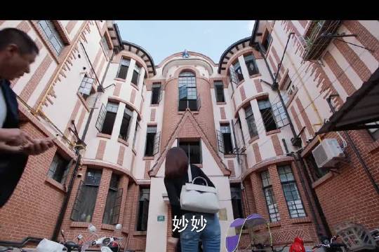 妈妈封号强逼女儿弃直播致其欲轻生