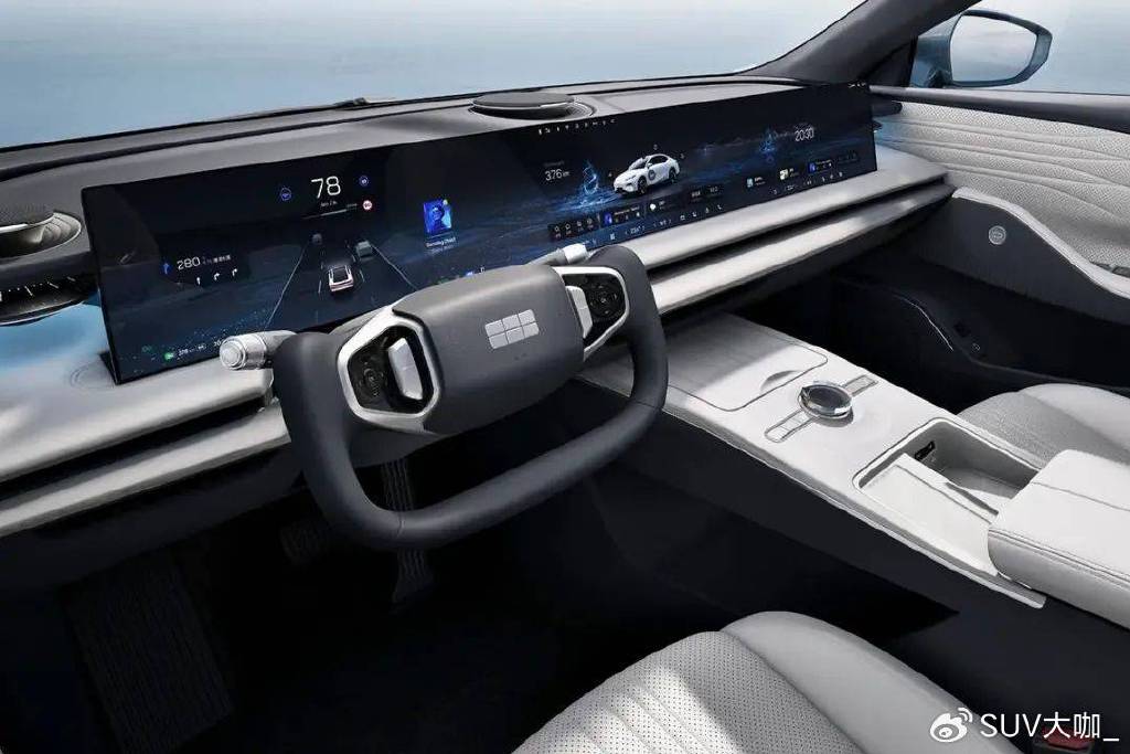 定位中大型車,卻不到18萬起售,銀河E8對比漢EV