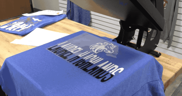 「一墩难求」的冰墩墩是怎么生产的?休闲区蓝鸢梦想 - Www.slyday.coM 「一墩难求」的冰墩墩是怎么生产的?休闲区蓝鸢梦想 - Www.slyday.coM