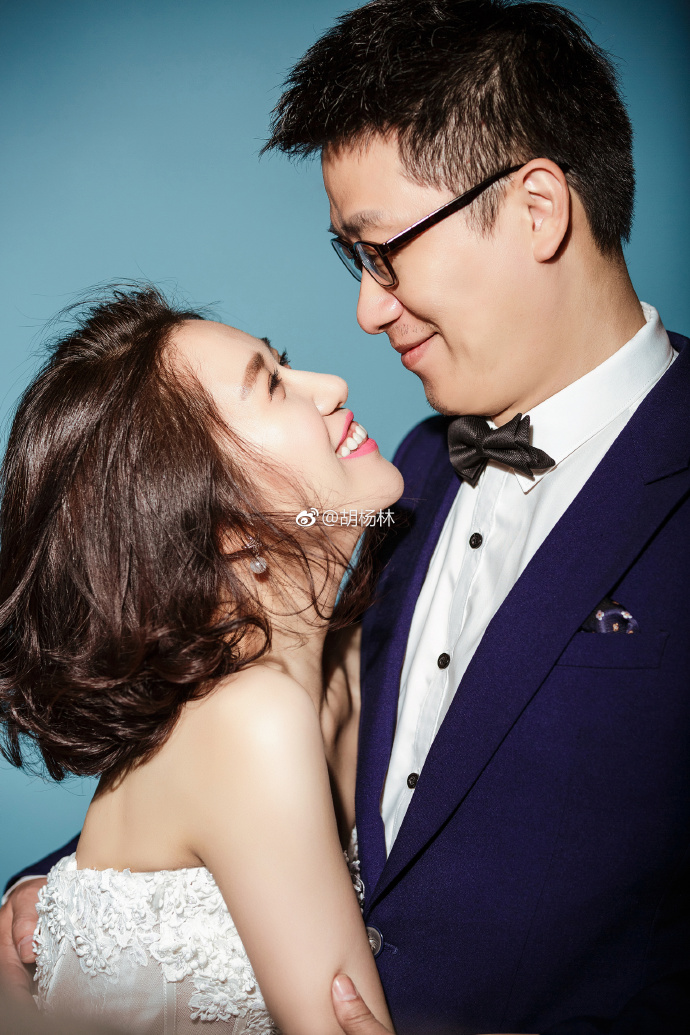 还记得《香水有毒》的原唱胡杨林吗？这首歌居然也是她唱的？