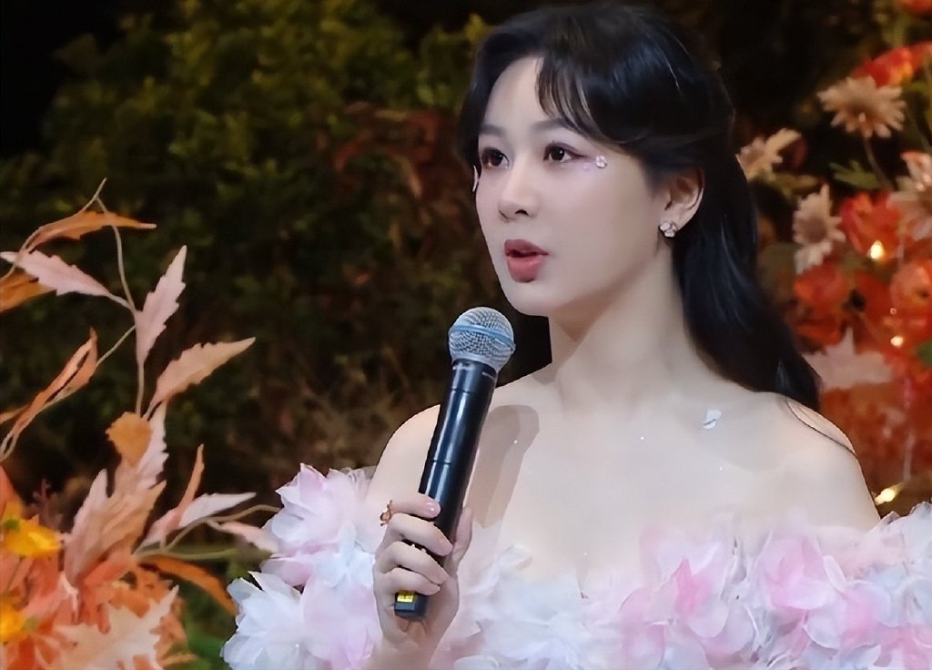 湖南卫视跨年晚会:潘玮柏被嘲胖了,何炅感动落泪,杨紫歌声甜美休闲区蓝鸢梦想 - Www.slyday.coM 湖南卫视跨年晚会:潘玮柏被嘲胖了,何炅感动落泪,杨紫歌声甜美休闲区蓝鸢梦想 - Www.slyday.coM