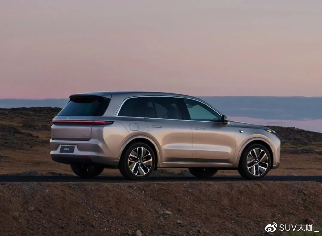 5米车长+六座,魏牌蓝山对比理想L8,能比得过吗?