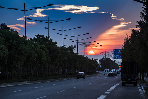 正时皮带刚过保就坏掉 依维柯让找经销商解决