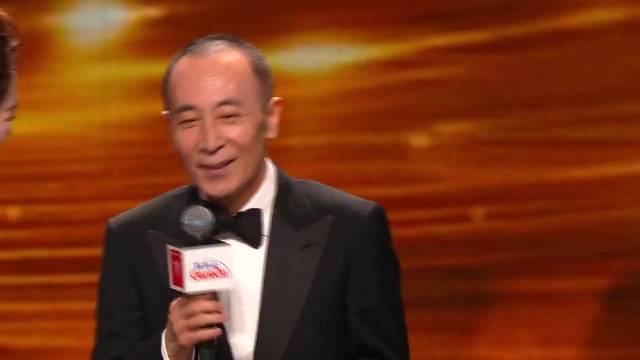 曹保平凭借电影《脱缰者也》获得第27届上海国际电影节“金爵奖”最佳导演