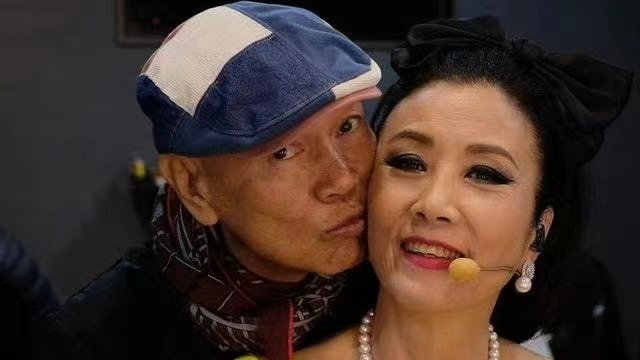 老夫老妻，因为AA制被骂，其实他们深爱彼此真正的纯爱战神