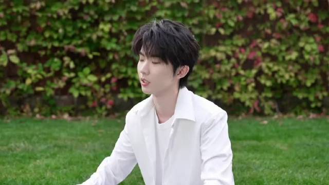 时代少年团-《如愿》 小炸们用歌声献上祝福，一同庆贺华诞。祝愿我们的国家国泰民安，繁荣昌盛，山河无恙，寻常日子里满是烟火