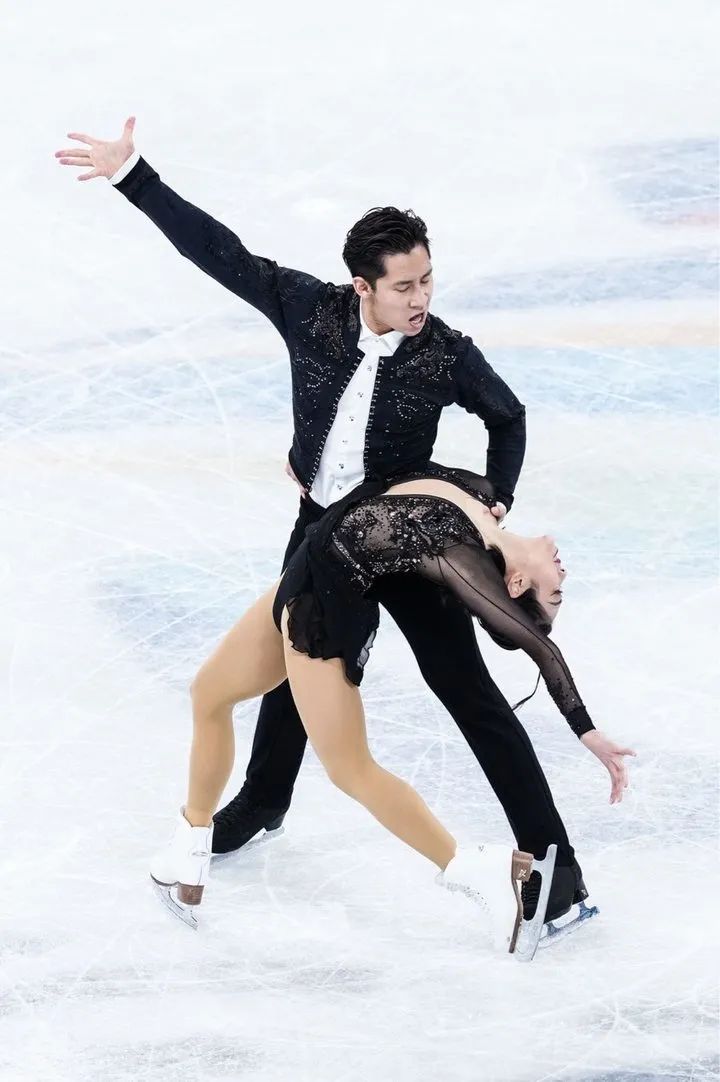 第9金!花样滑冰双人自由滑,“葱桶”组合夺得金牌!休闲区蓝鸢梦想 - Www.slyday.coM 第9金!花样滑冰双人自由滑,“葱桶”组合夺得金牌!休闲区蓝鸢梦想 - Www.slyday.coM