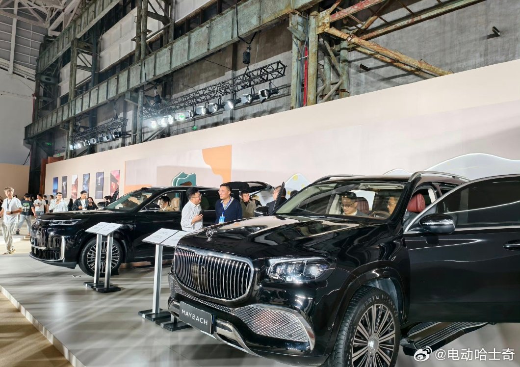 风云T11预售对标迈巴赫，标配11气囊30吋屏