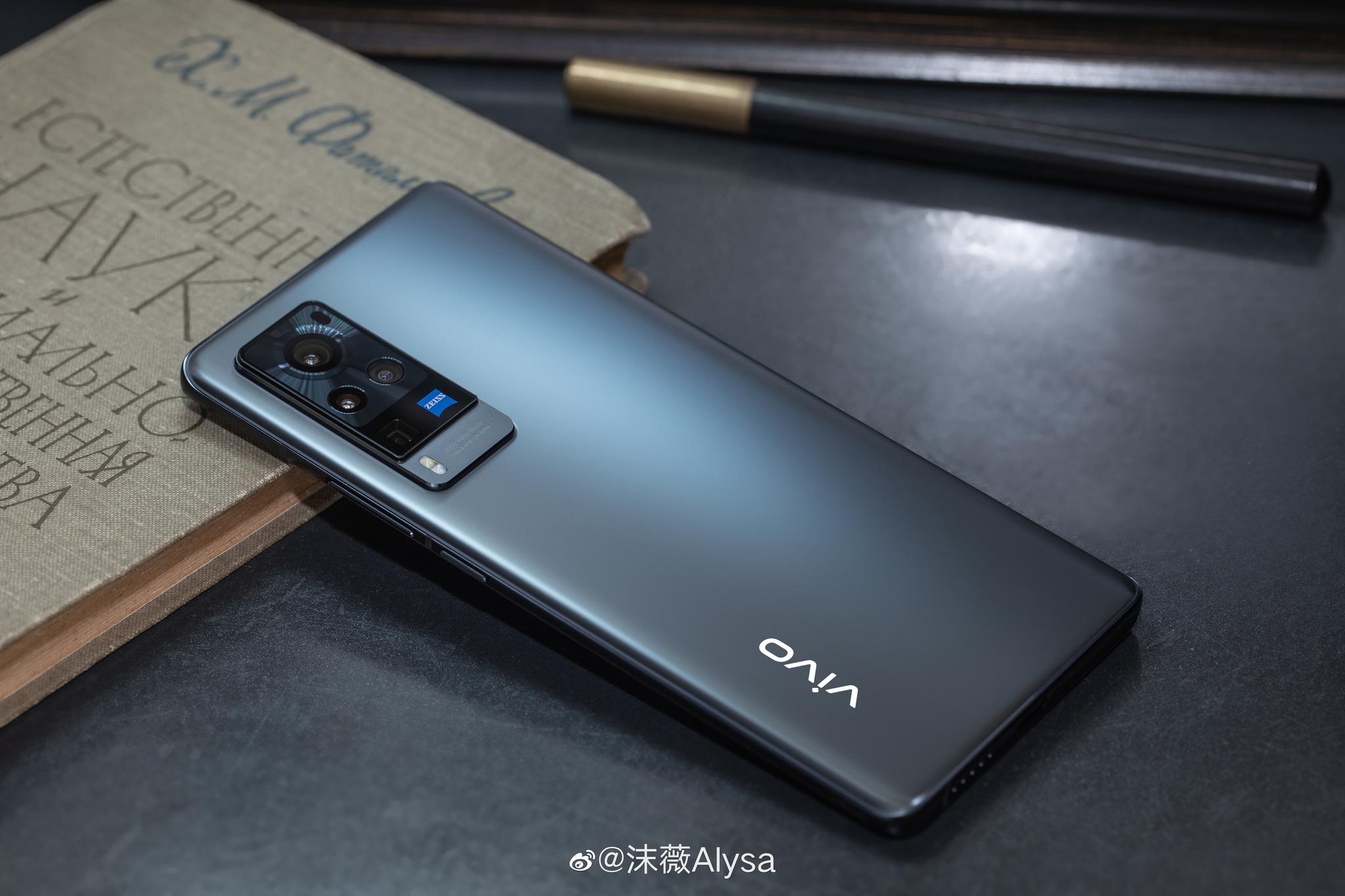 vivox60实拍图,vivox60图 来组vivox60实拍真机图我手上这个是原力配色