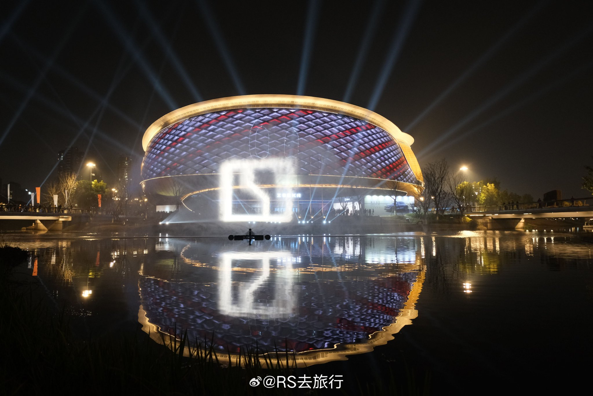 纯电轿车之王正式上市 RS在现场 全球加速最快的中级轿车……