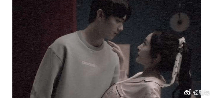 杨幂携《爱的二八定律》甜蜜来袭 , 高颜值姐弟cp休闲区蓝鸢梦想 - Www.slyday.coM 杨幂携《爱的二八定律》甜蜜来袭 , 高颜值姐弟cp休闲区蓝鸢梦想 - Www.slyday.coM