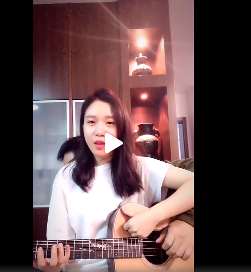 还记得《香水有毒》的原唱胡杨林吗？这首歌居然也是她唱的？