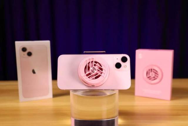 专为苹果iPhone 13粉色打造!黑鲨即将推出粉色的磁吸散热背夹休闲区蓝鸢梦想 - Www.slyday.coM 专为苹果iPhone 13粉色打造!黑鲨即将推出粉色的磁吸散热背夹休闲区蓝鸢梦想 - Www.slyday.coM